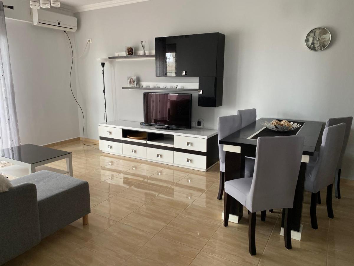 Sunny Apartament Saranda エクステリア 写真