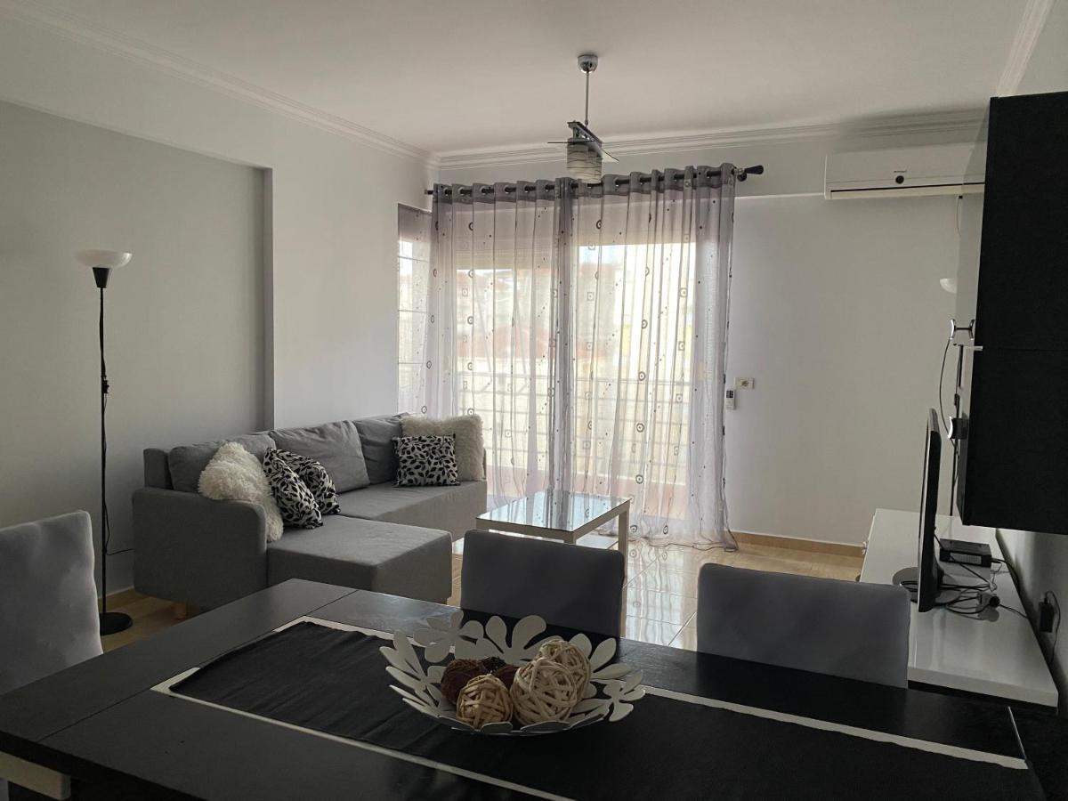 Sunny Apartament Saranda エクステリア 写真